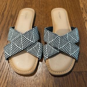Woven Textured Crisscross Sandals